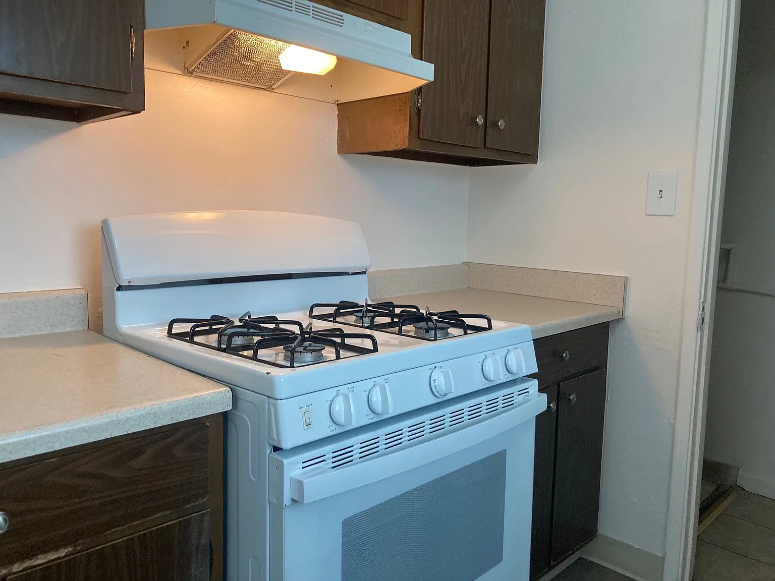 3 bed, 1000 sqft, $2,395 — Photo 3