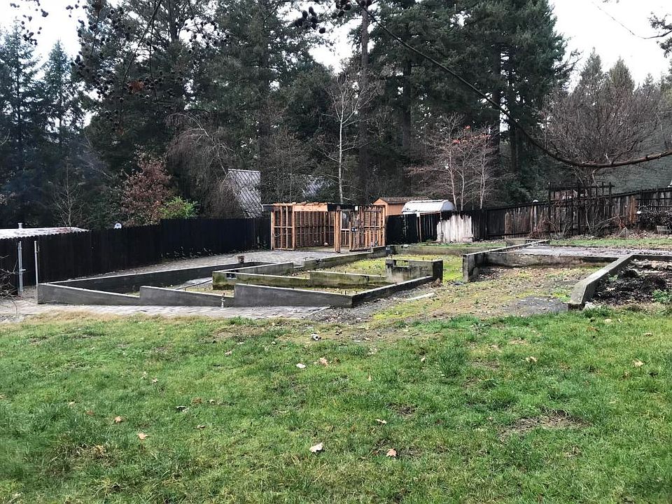1st image of 24 Sunset Ln