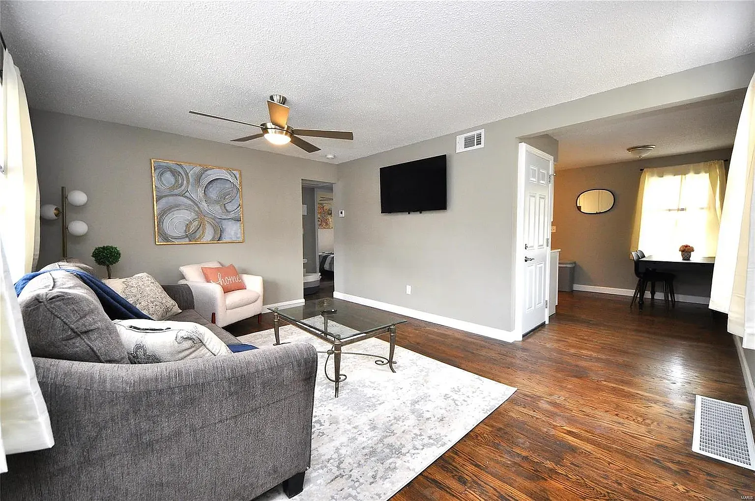 2 bed, 775 sqft, $1,600 — Photo 2