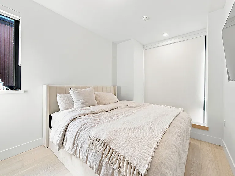 555 W 28th Ave #109 — Photo 8
