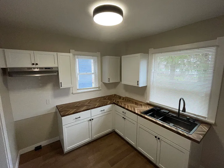 2322 Upton Ave — Photo 5