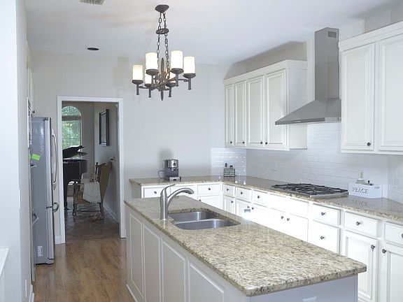 3rd image of 1538 Kensington Dr