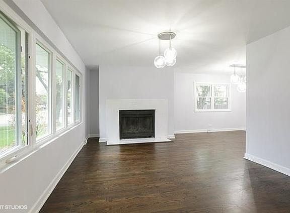 3rd image of 2169 N Westmoreland Dr