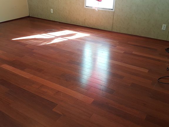 Living room/ hard wood floor