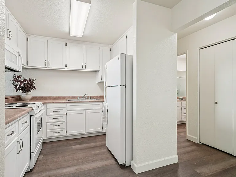 Fountain Circle Townhomes — Photo 13