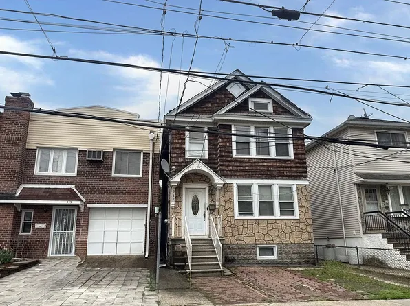 5-17 College Point Blvd, College Point, NY 11356