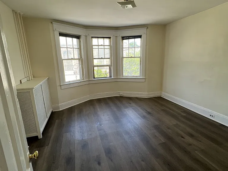 412 N Hermitage2nd Floor — Photo 1