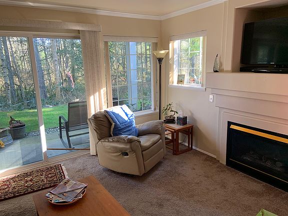 2nd image of 25235 SE Klahanie Blvd APT Q104