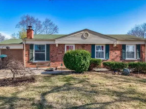 1895 Caposele Ln, Hazelwood, MO 63042