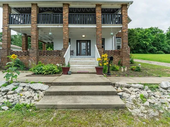 208 Fairview Ave, Mc Arthur, OH 45651