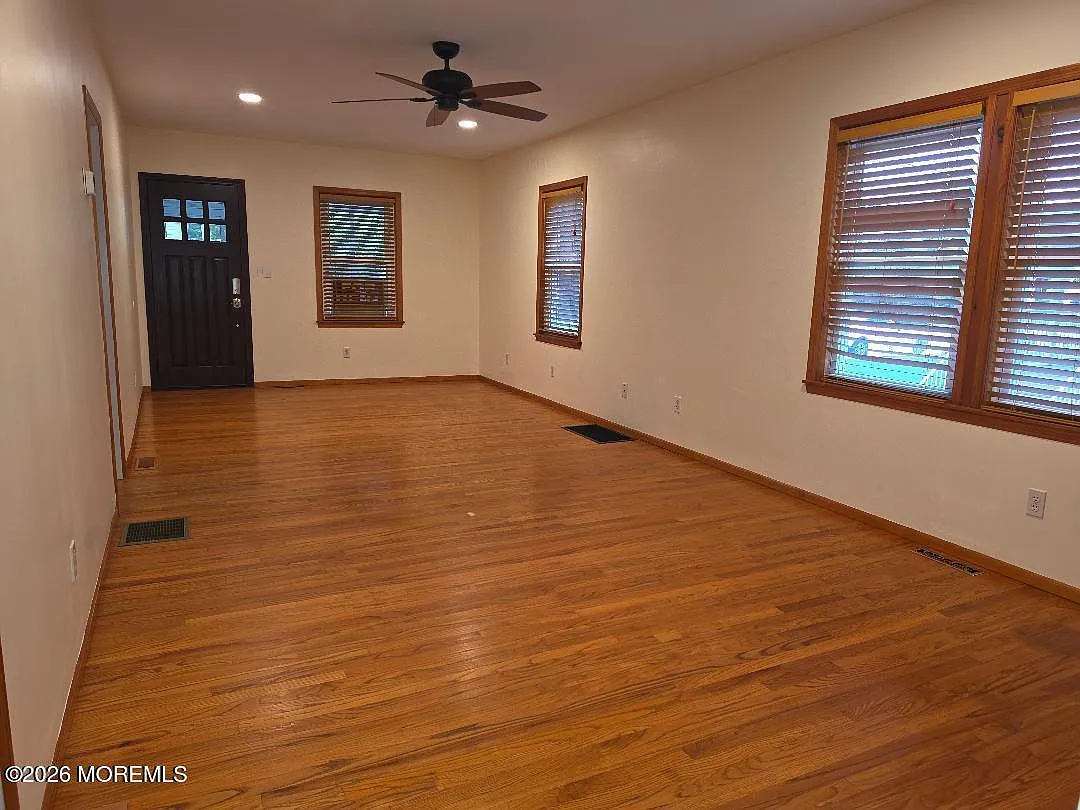 2 bed, $3,000 — Photo 4