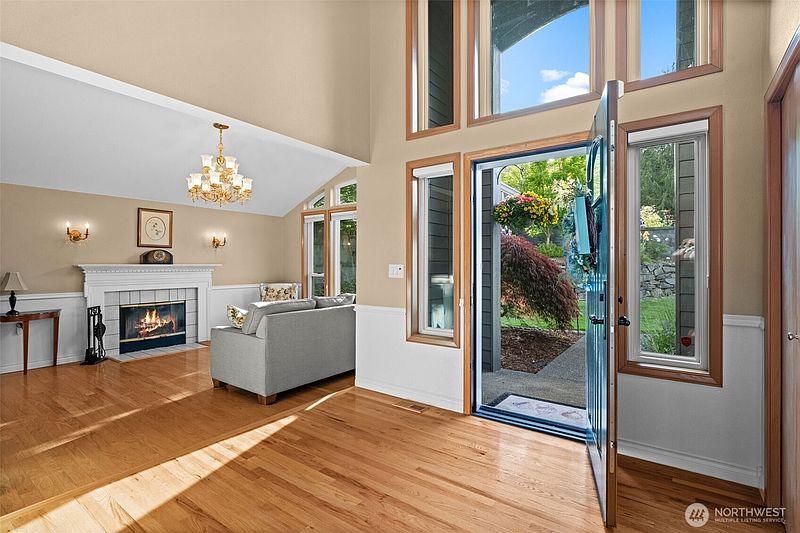 4th image of 1860 Overview Drive NE