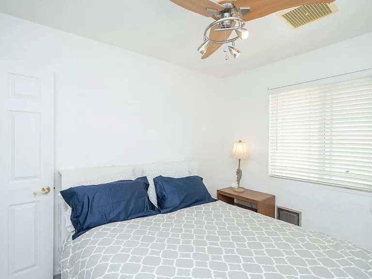 3910 Coral Reef Dr — Photo 15