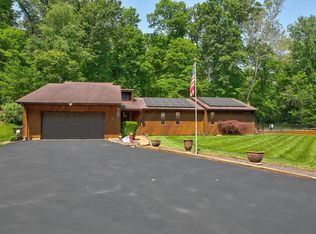 321 Clearwater Dr, Belleville, IL 62220