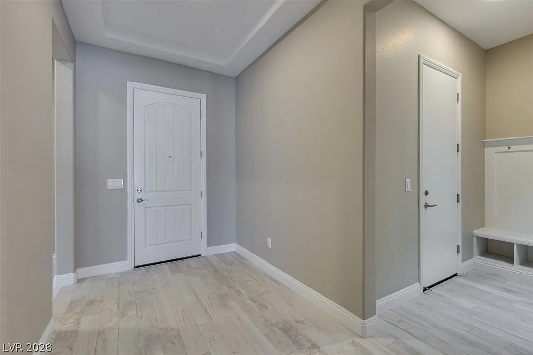 3 bed, 2.5 bath, 2432 sqft, $3,500 — Photo 3