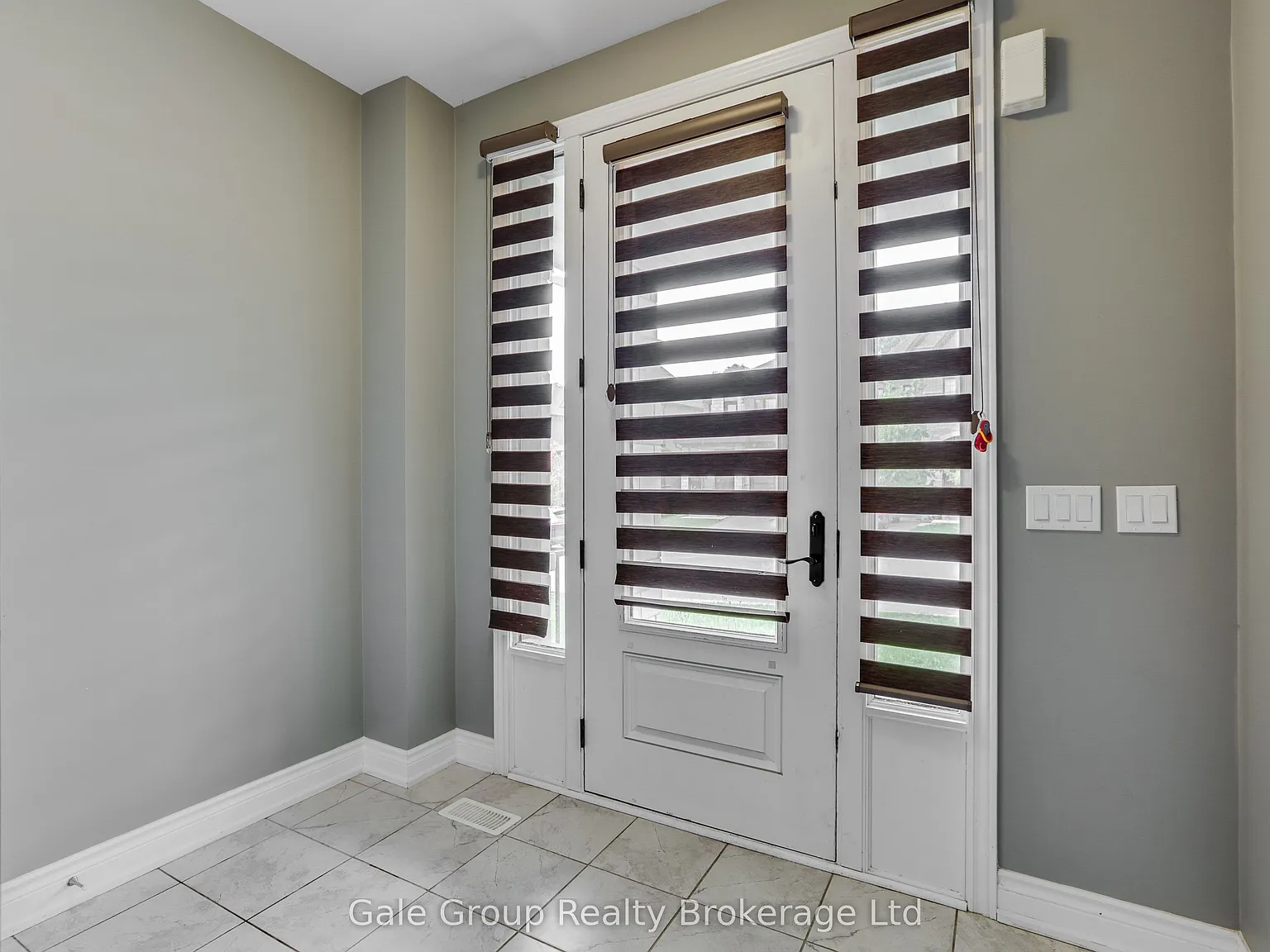 4 bed, $2,600 — Photo 4