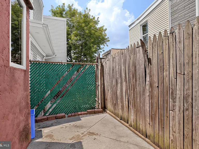 2228 Taggert St — Photo 7