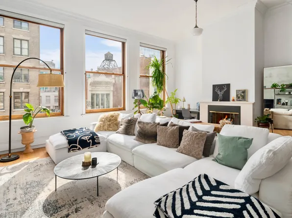 475 Broadway image 1 of 12