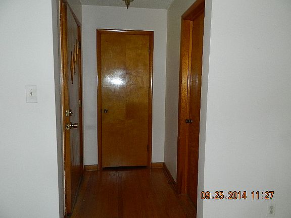 3rd image of 18039 Oakwood Ave