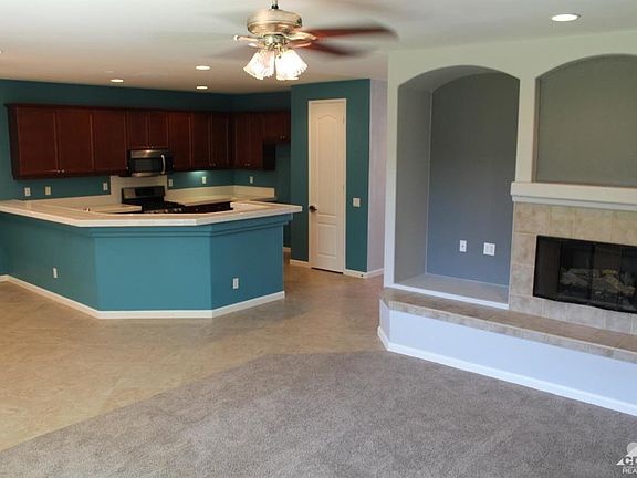 2nd image of 81043 Avenida Romero