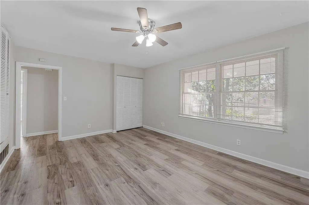 2 bed, 1.5 bath, 900 sqft, $1,600 — Photo 3