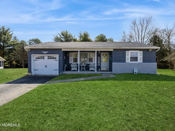 13 Willoughby Court, Toms River, NJ 08757