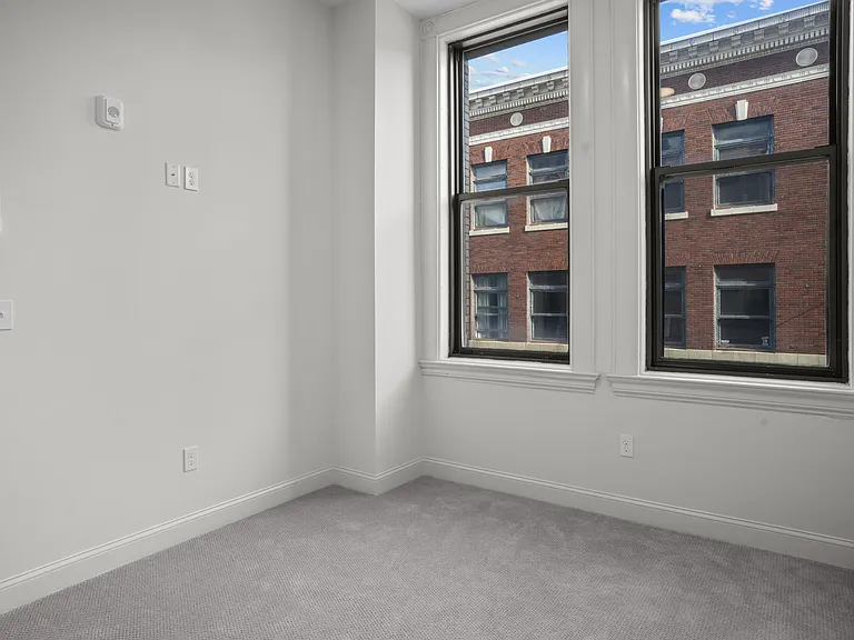 105 William St #206 — Photo 14