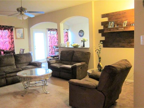 4th image of 3308 Royal Crest Dr