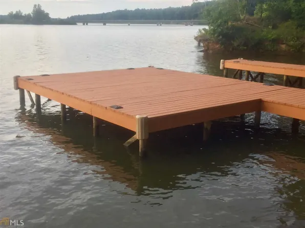 1100 Malibu Point, Greensboro, GA 30642