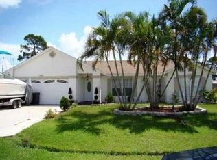 2471 SE Robin Cir, Port Saint Lucie, FL 34952