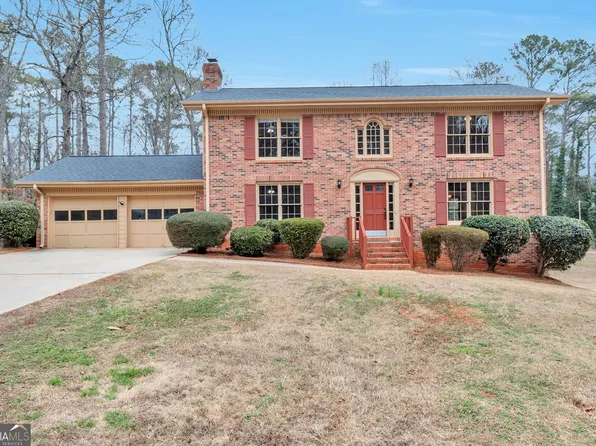 1306 Arlene Ct SW, Lilburn, GA 30047