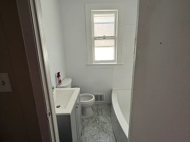 184 Caroline St — Photo 6