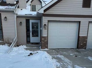 147 W Somervale Park SW, Calgary, AB T2Y 3J4