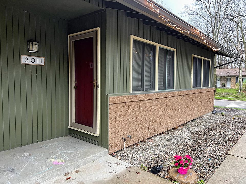 1st image of 3011 Okemos Dr SE