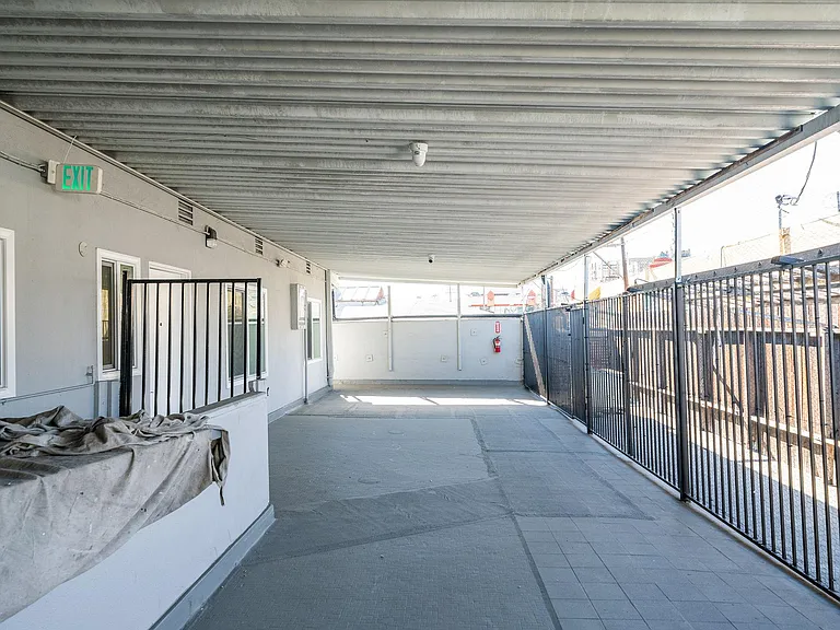 1011 San Julian St #203 — Photo 40
