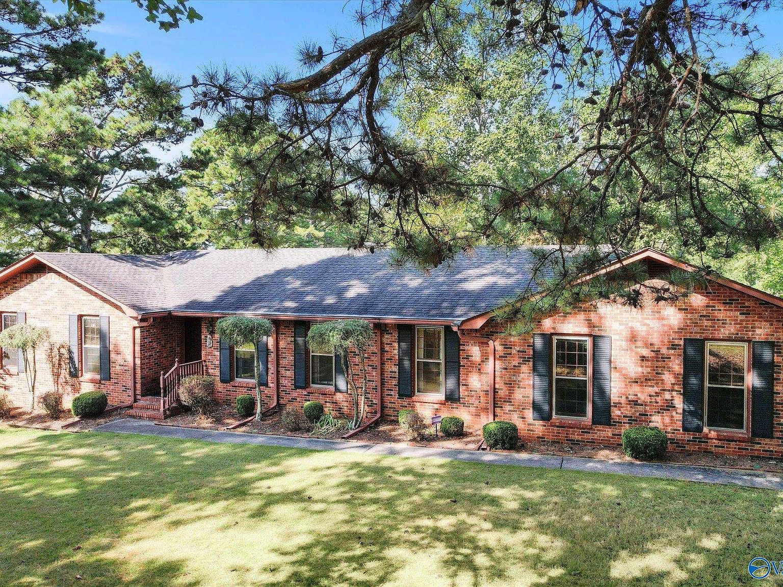 4313 Indian Hills Rd SE