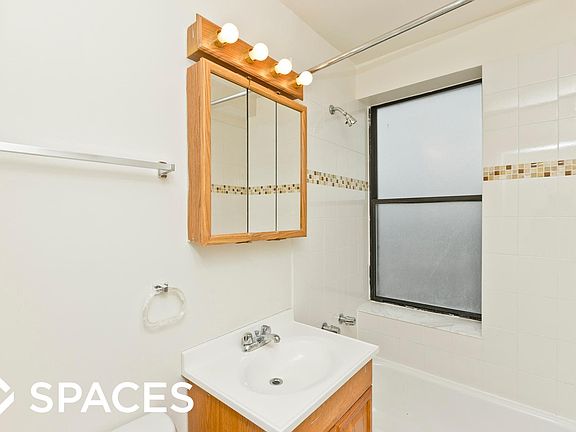 4th image of 3933 N Clarendon Ave #_502a