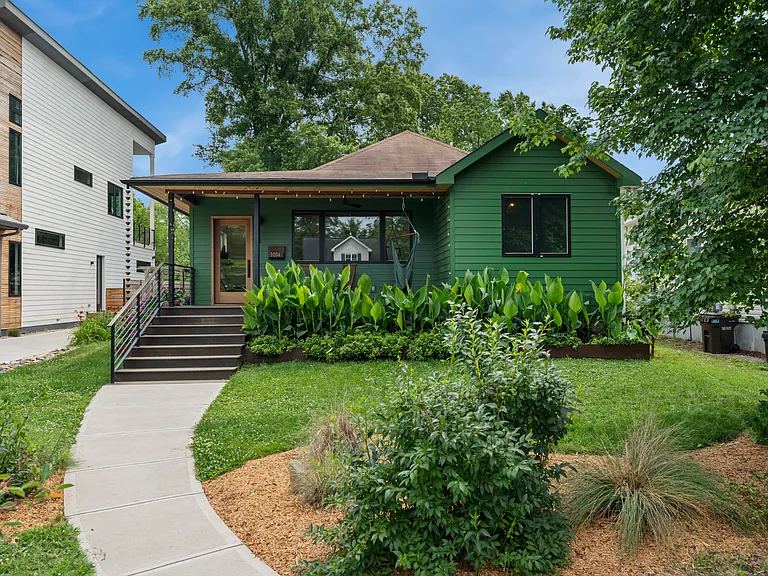 1014 Onslow St — Photo 1