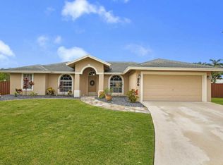 206 Park Rd N, Royal Palm Beach, FL 33411