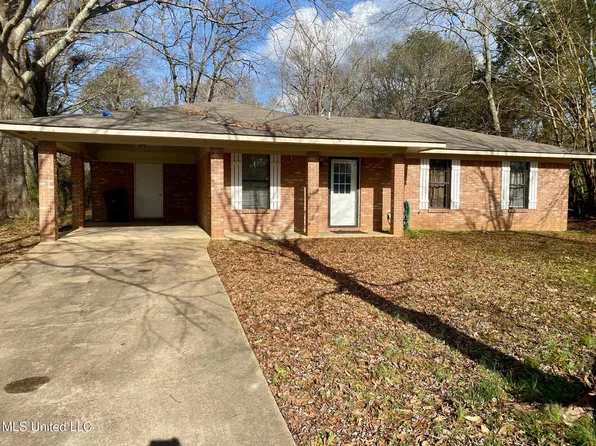 111 Lewis St, Walnut Grove, MS 39189