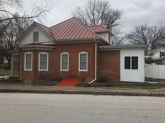 3rd image of 413 La Haye St