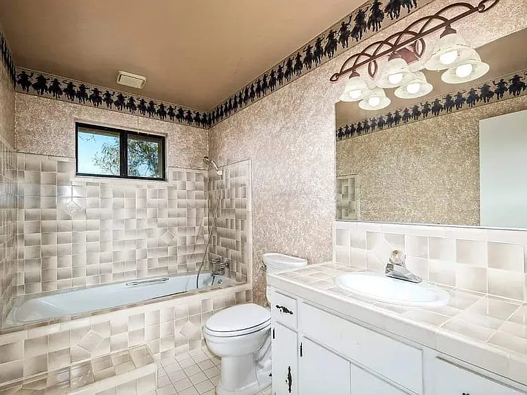 2442 N McIntire Rd — Photo 12