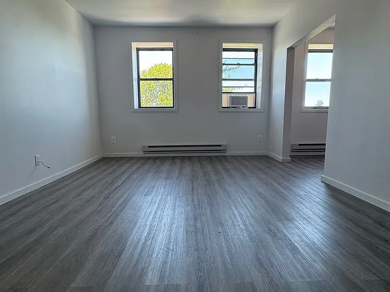 6751 N 13th St — Photo 27