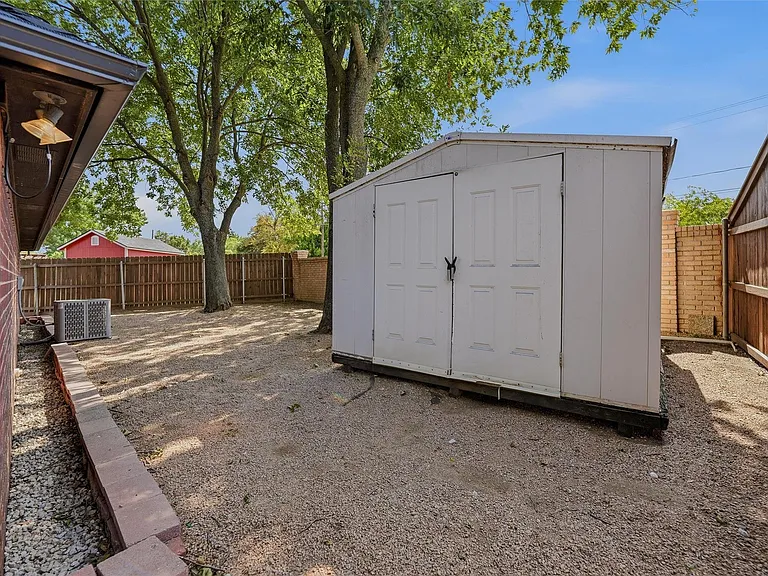 1801 Callender Hill Rd — Photo 38