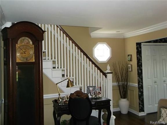5th image of 37869 Sunnybrook St