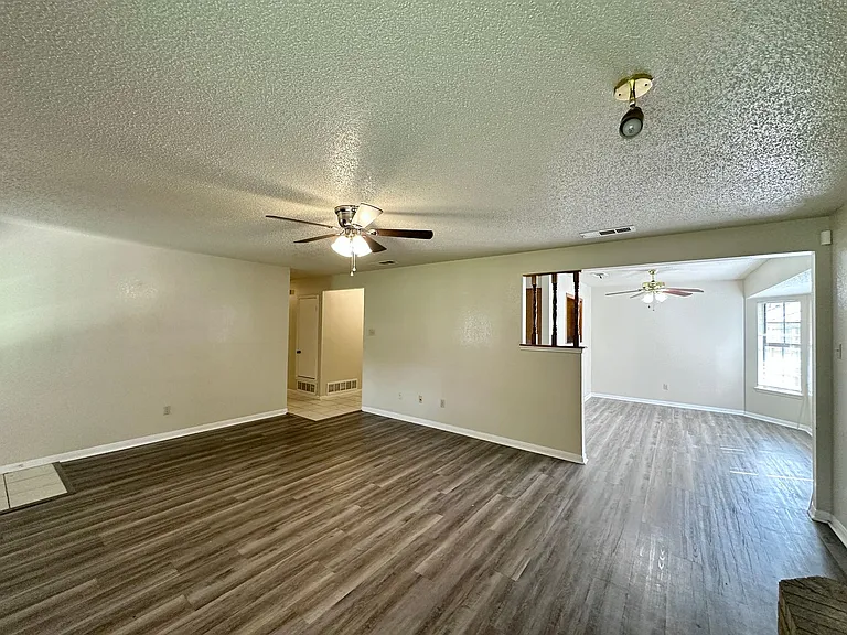 109 S Brook Dr — Photo 9
