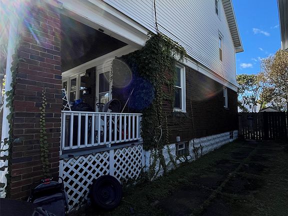 2nd image of 2632 Perry St