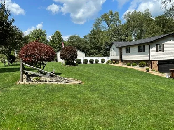 725 Niagara Trl, Mercer, PA 16137