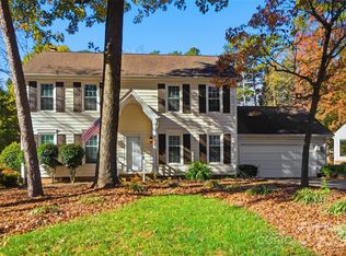 2621 Heathershire Ln, Matthews, NC 28105