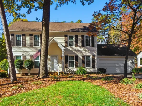 2621 Heathershire Ln, Matthews, NC 28105